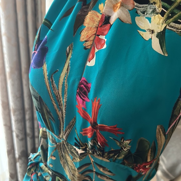 Summery floral romper - Picture 3 of 3